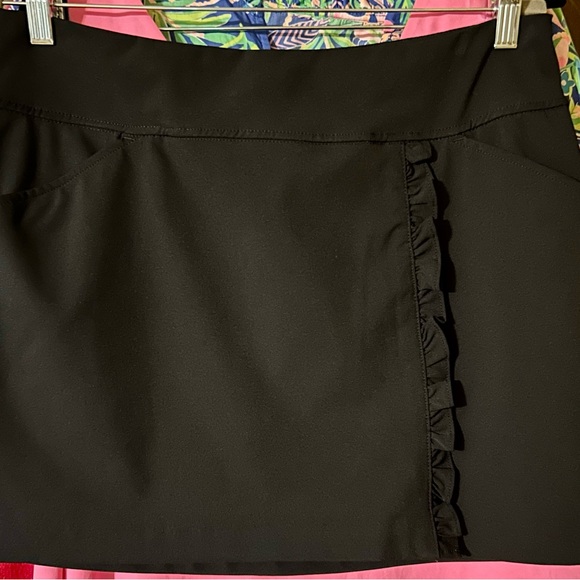 Lilly Pulitzer Luxletic Black Skort with Ruffle Detail - Picture 3 of 4
